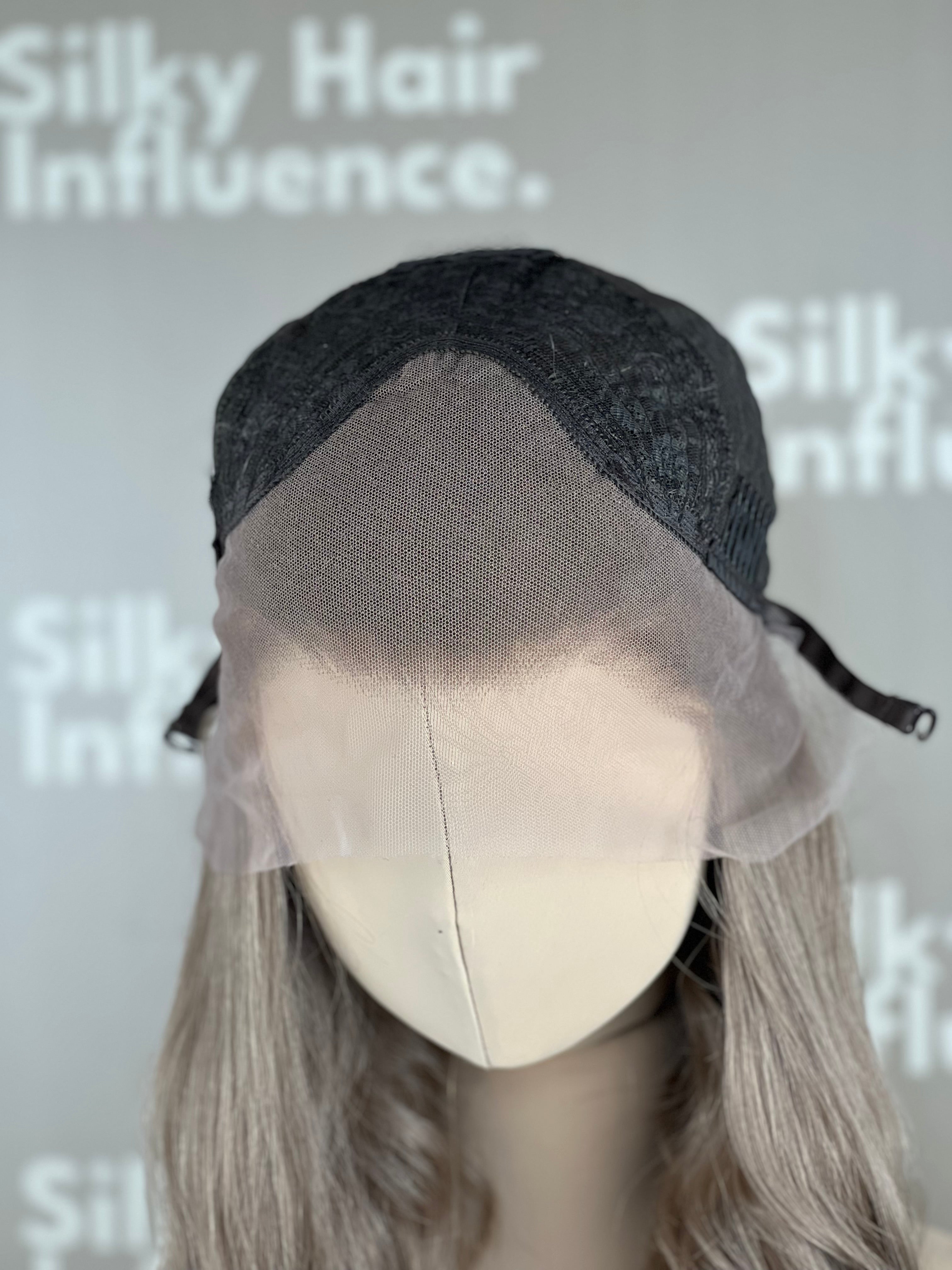 Finest Synthetic Wig 070 Beige Blonde