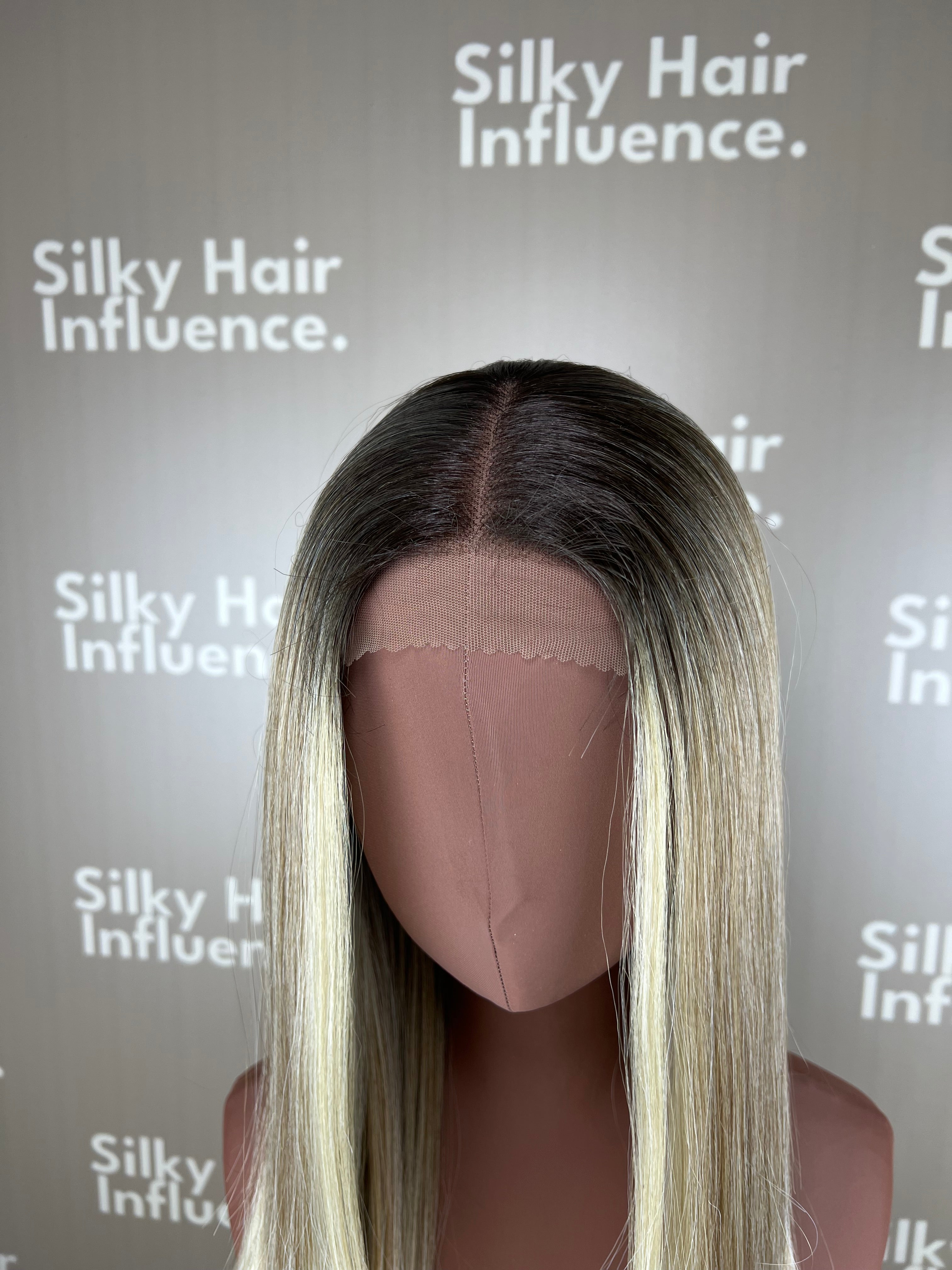 Finest Synthetic Wig 010 Ombré Blonde