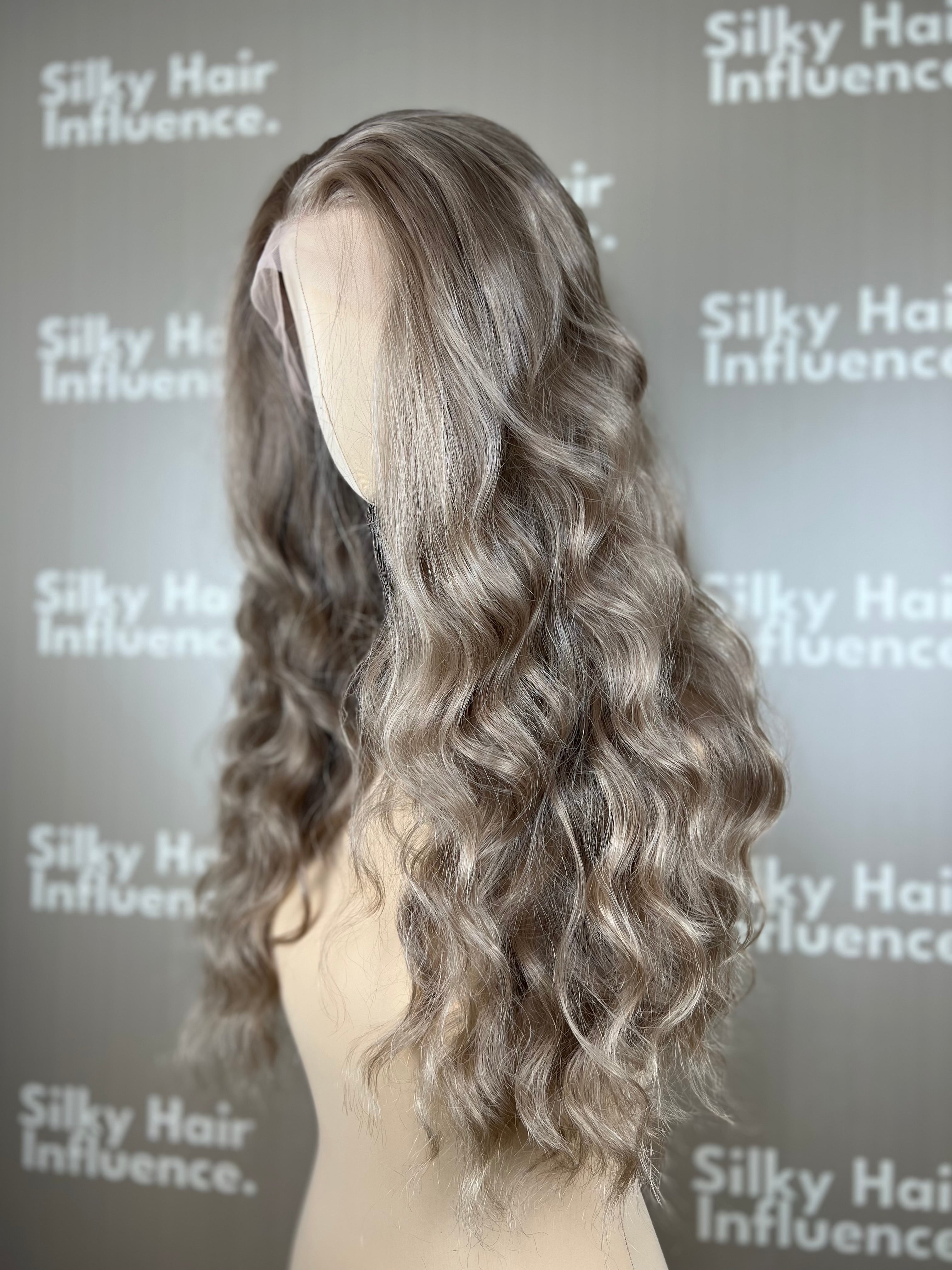 Finest Synthetic Wig 070 Beige Blonde