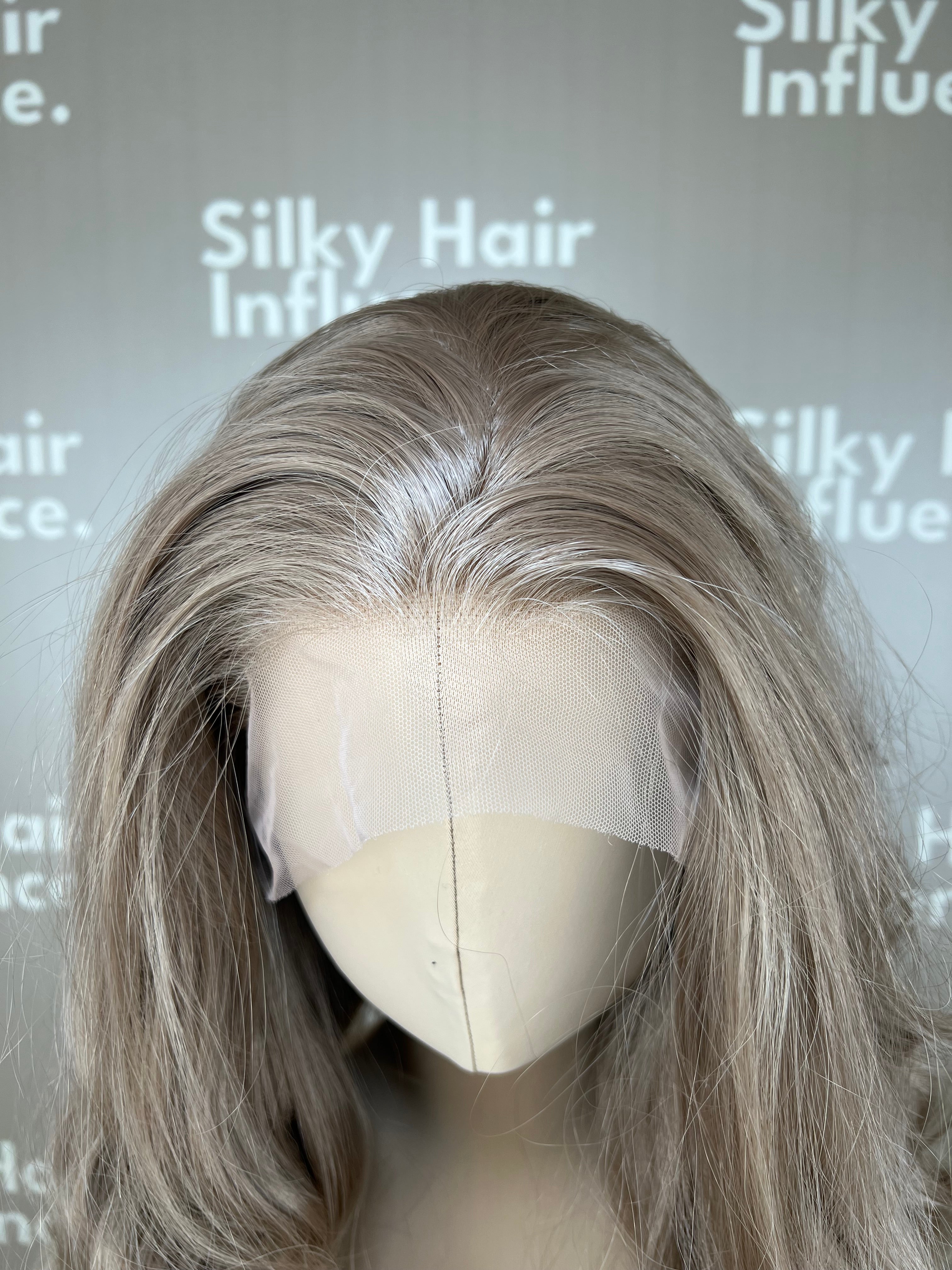 Finest Synthetic Wig 070 Beige Blonde