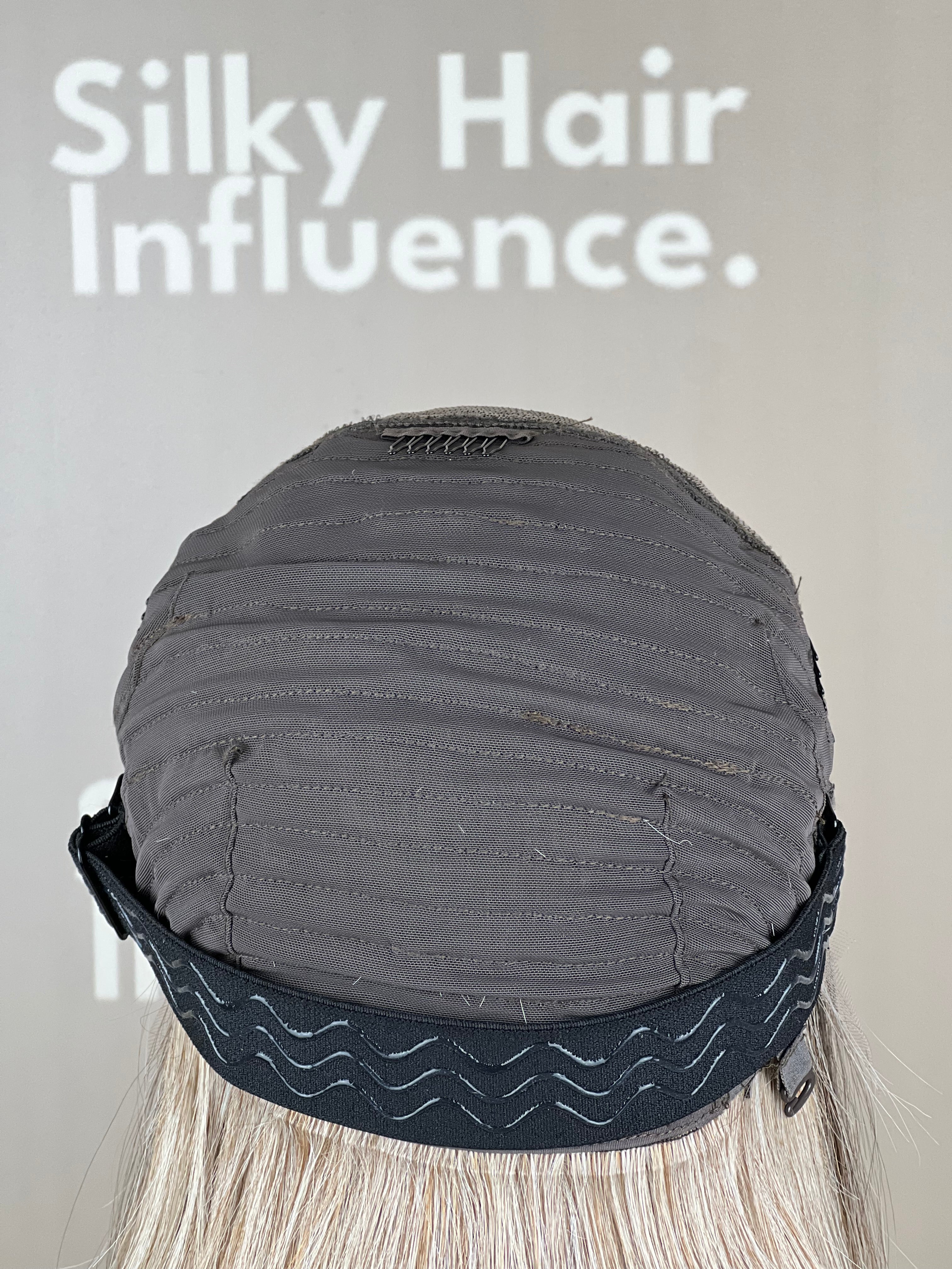 Finest Synthetic Wig 110 Ombré Blonde