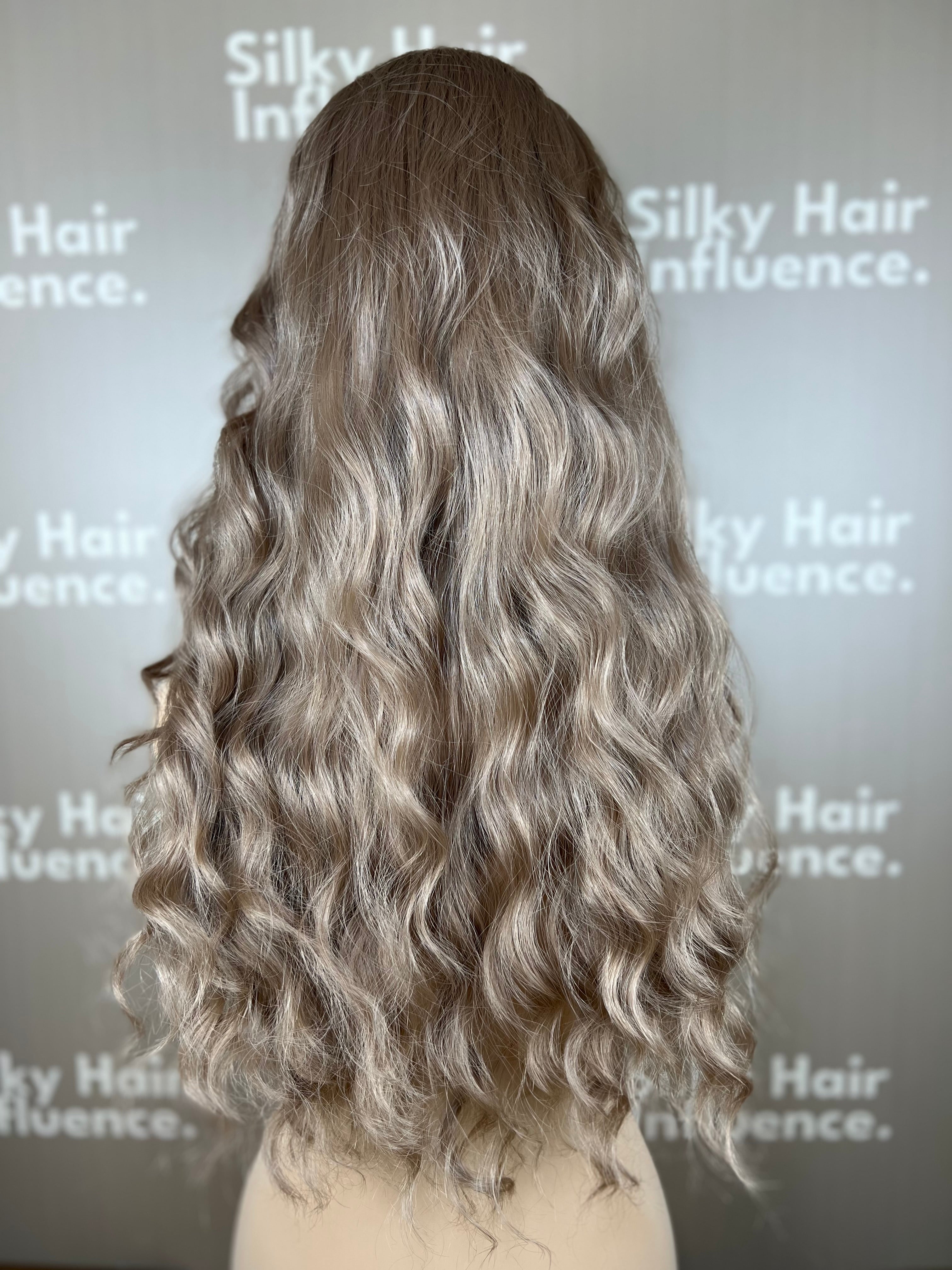 Finest Synthetic Wig 070 Beige Blonde