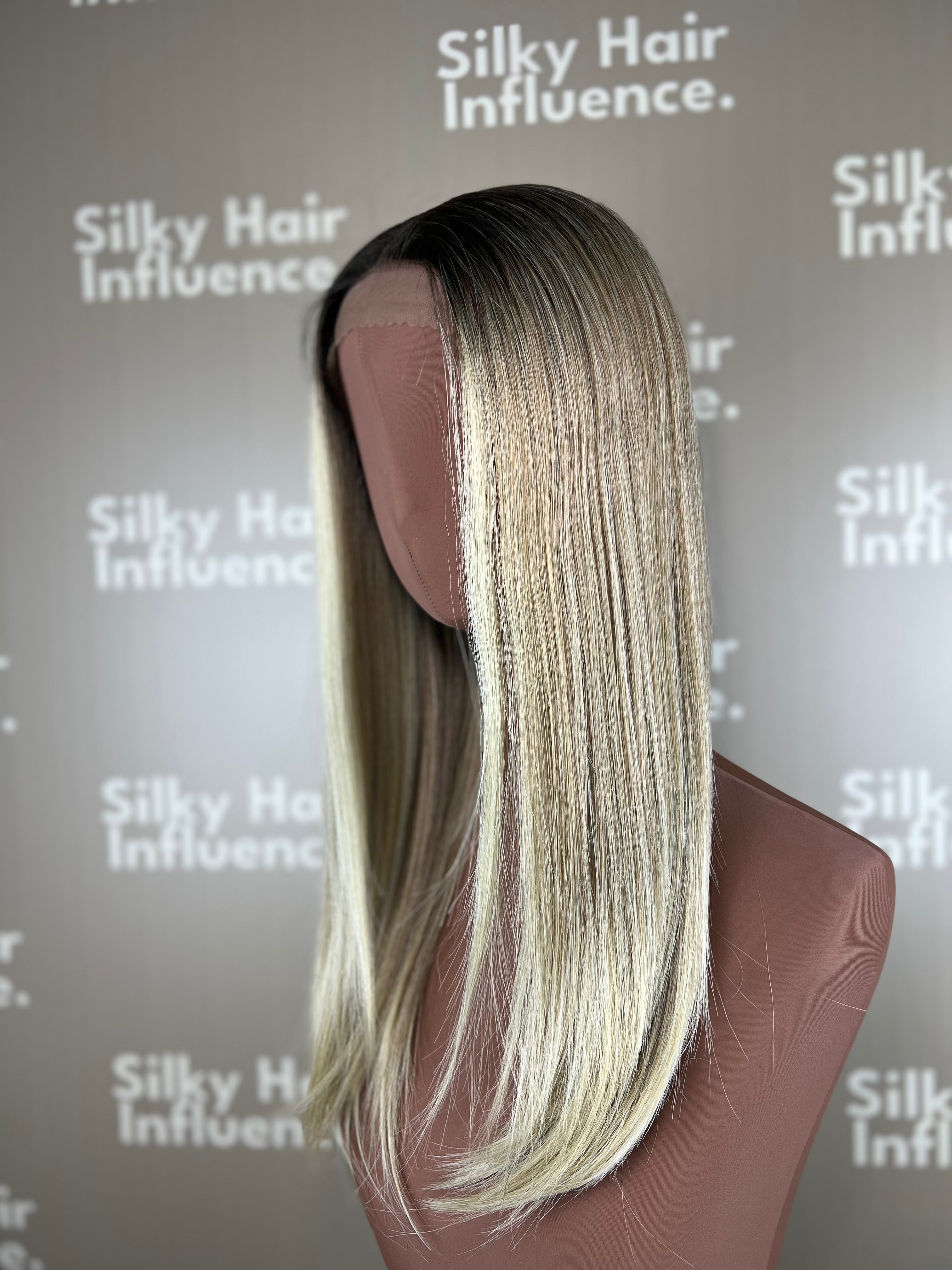 Finest Synthetic Wig 010 Ombré Blonde