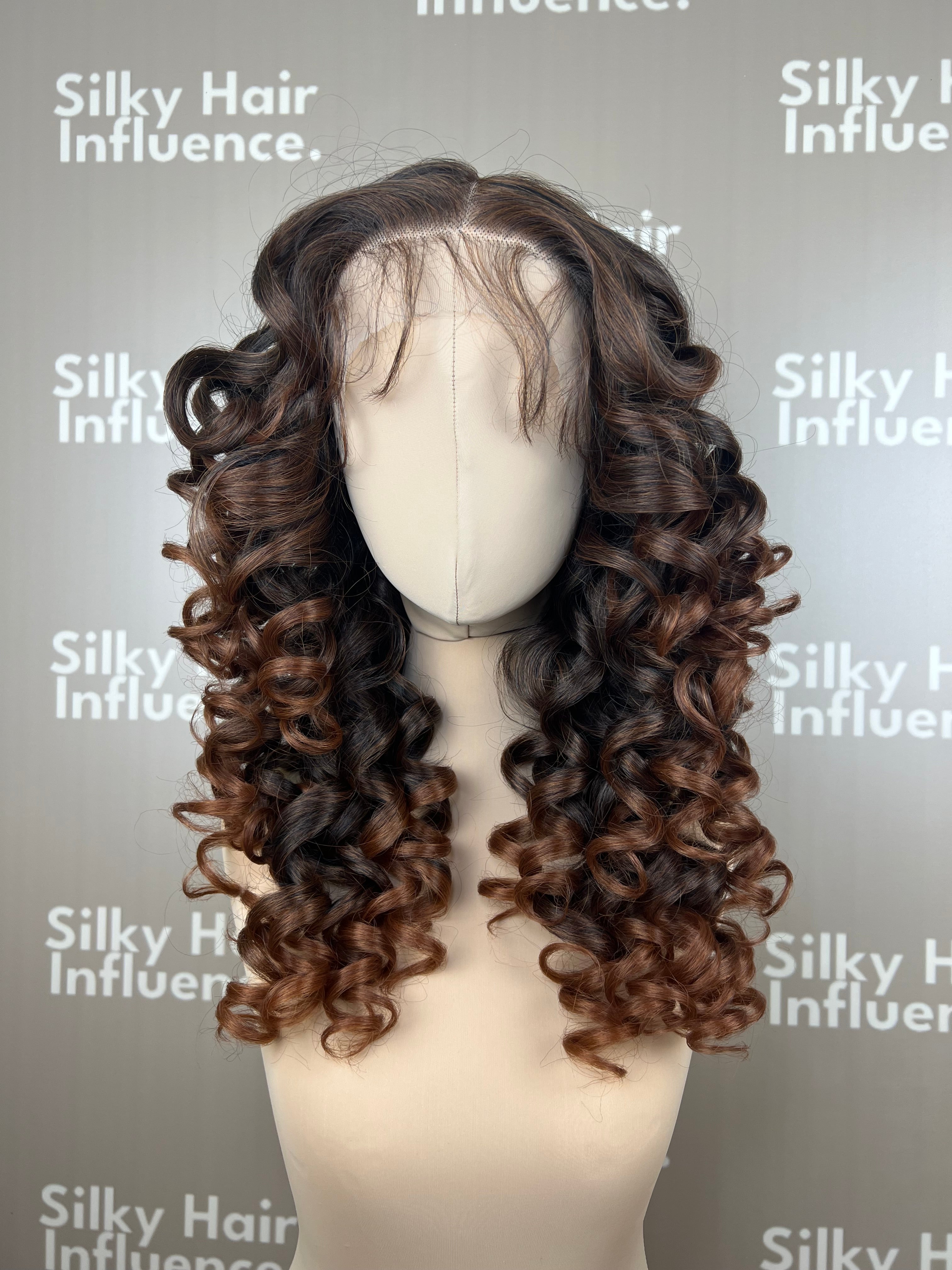 Finest Synthetic Wig 080 Ombré Brown