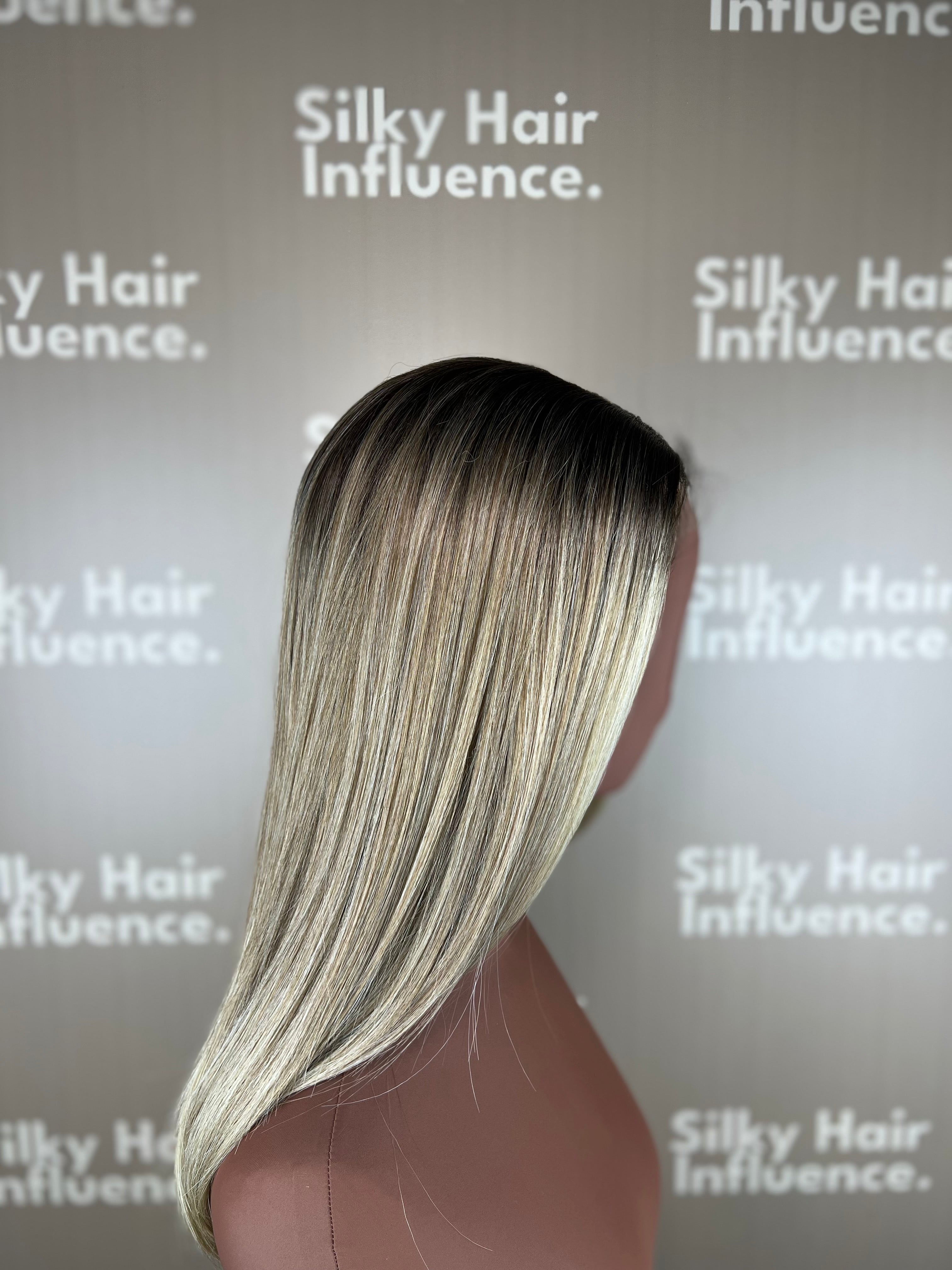 Finest Synthetic Wig 010 Ombré Blonde