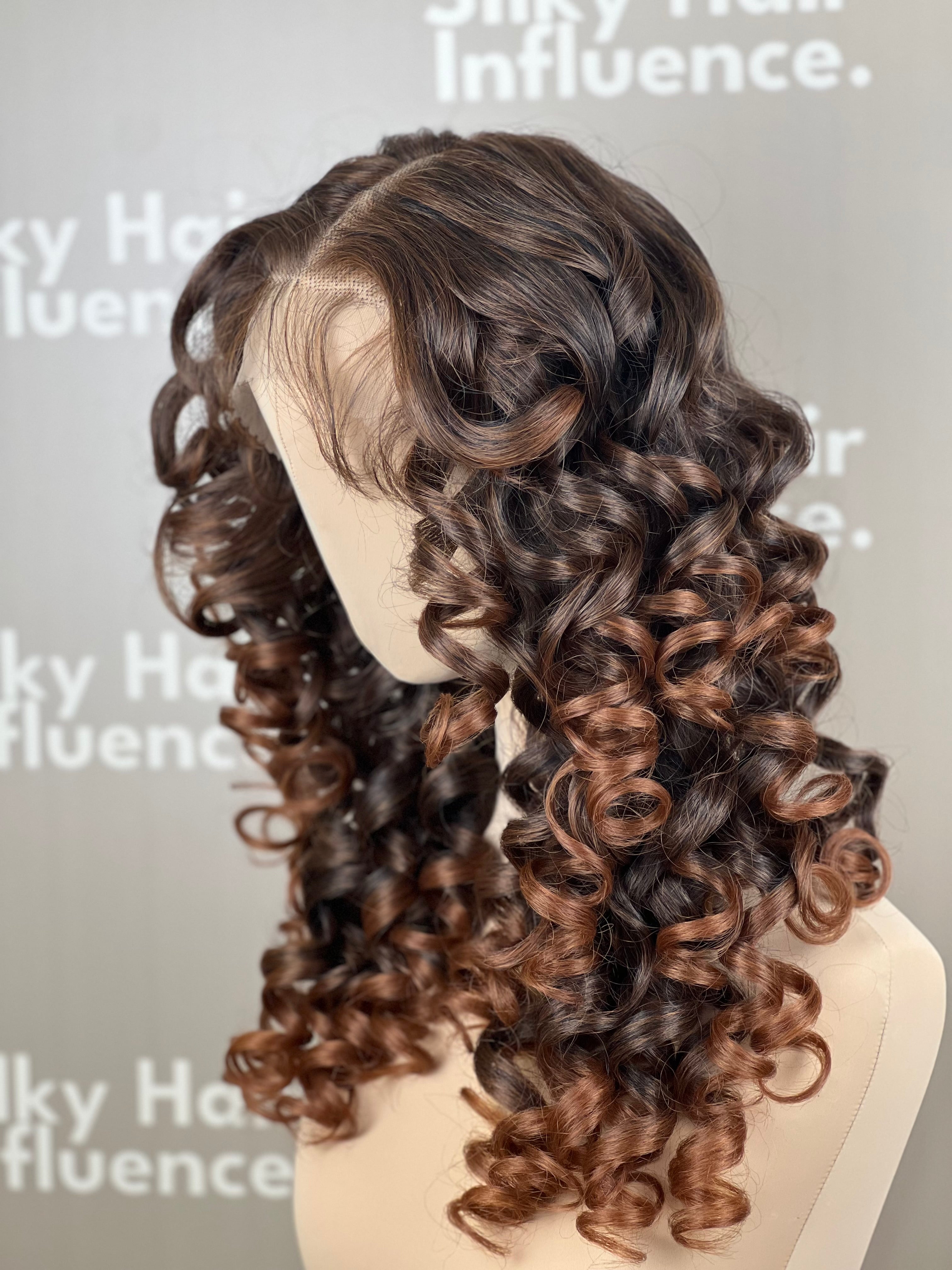Finest Synthetic Wig 080 Ombré Brown